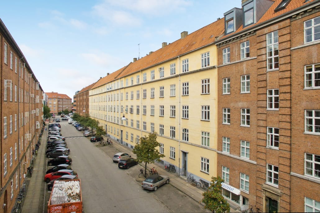 Jels Huse & Taglejligheder der arbejder på renovering af etageejendom på Parmagade-13-23 i København